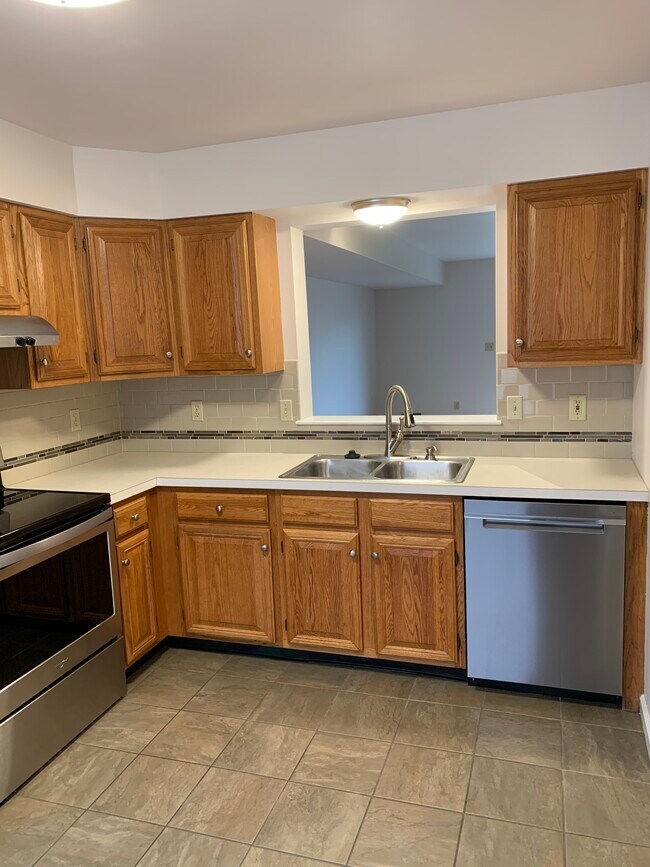 Foto del edificio - 158 Melrose Ln