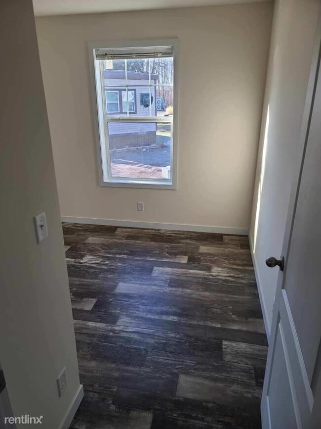 Building Photo - 3 br, 2 bath Mobile Home - 44 Claremont St