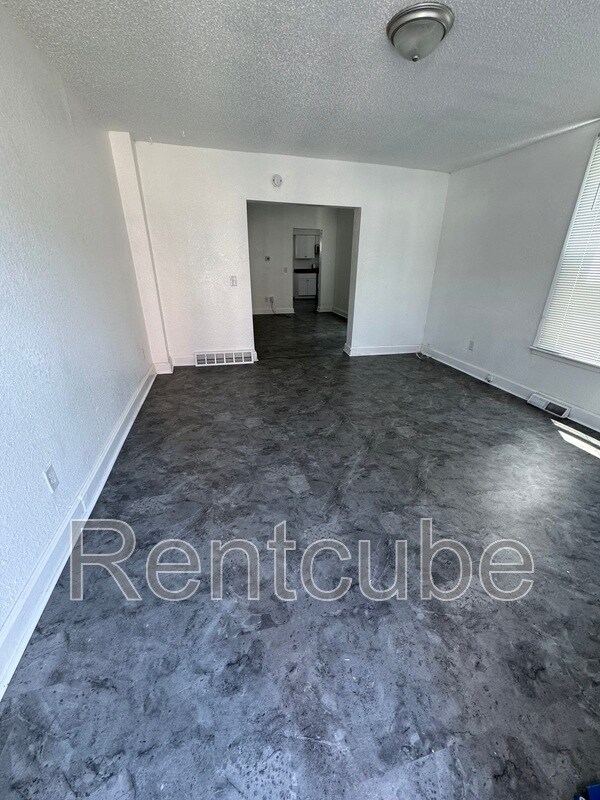 Foto del edificio - 1702 Rhomberg Ave