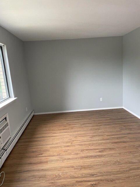 Building Photo - 1505 Cherry Hill Dr