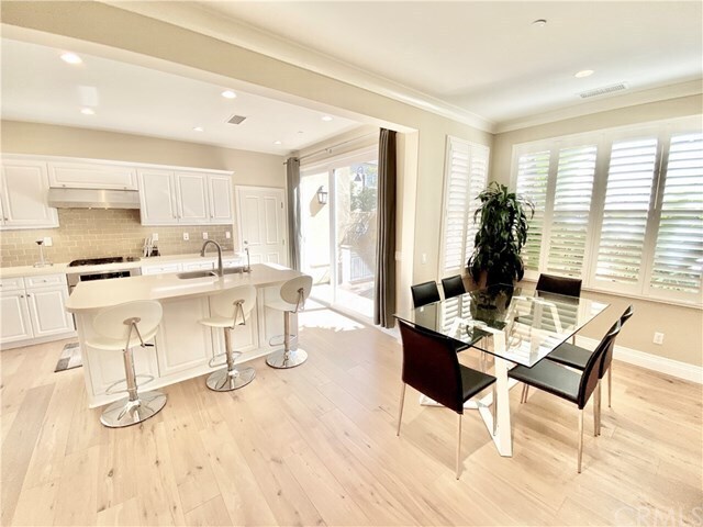 Building Photo - 129 Lamplighter