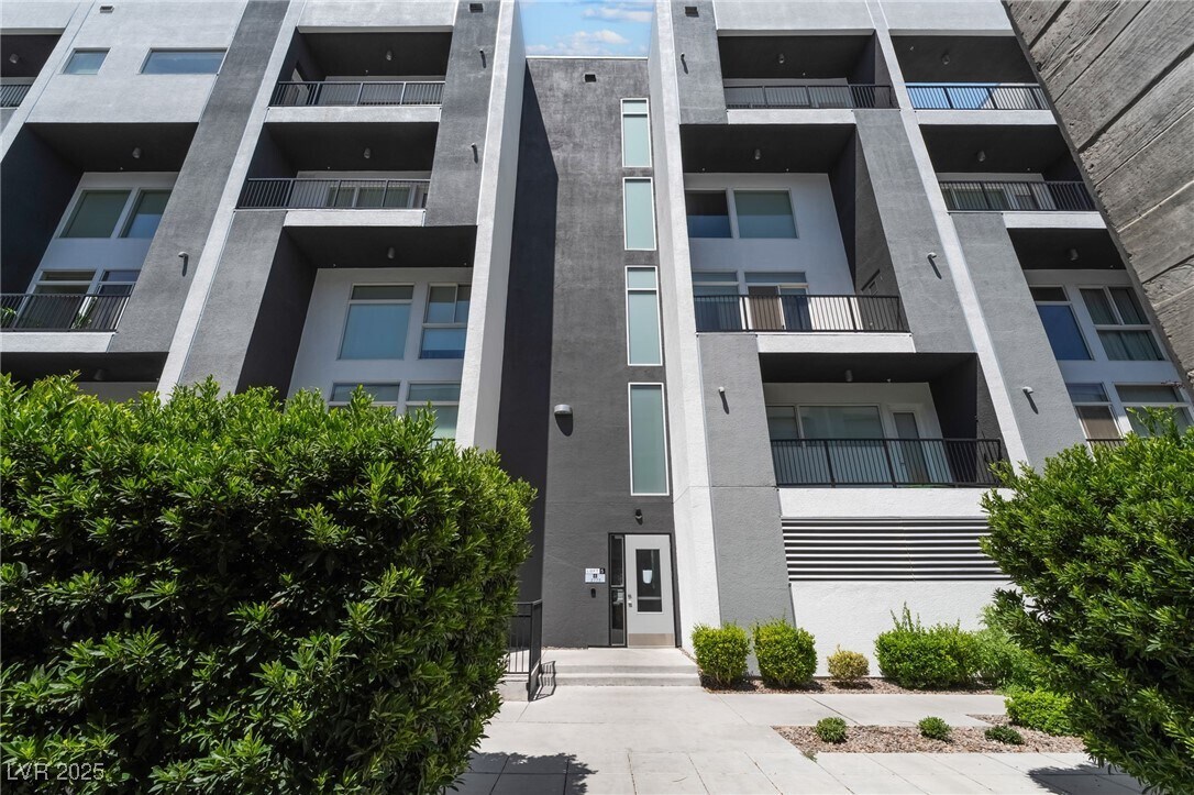 Foto principal - 2775 W Pebble Rd