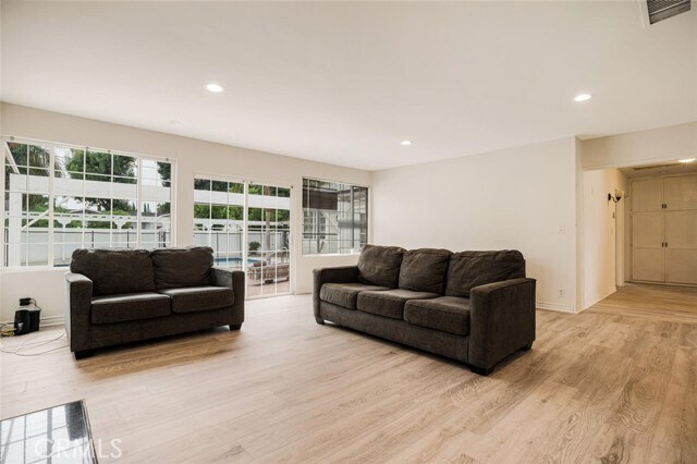 Foto del edificio - 7014 Bianca Ave
