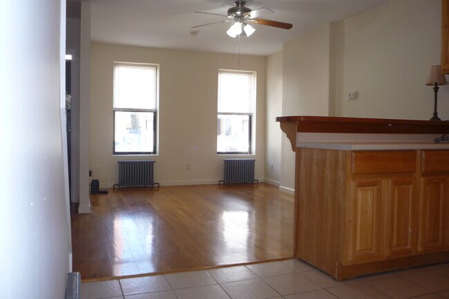 Building Photo - 1632 Reed St