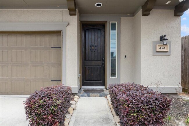 Foto del edificio - 430 N Live Oak St