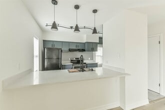 Building Photo - 5922 Fairdale Ln