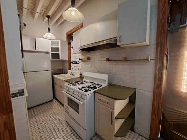Building Photo - 181 Troutman St