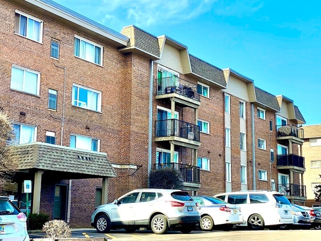 Primary Photo - 4500 Beau Monde Dr