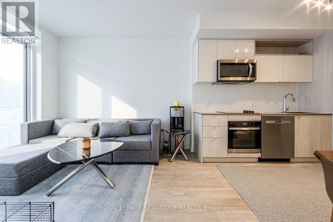 Building Photo - 100 Dalhousie St