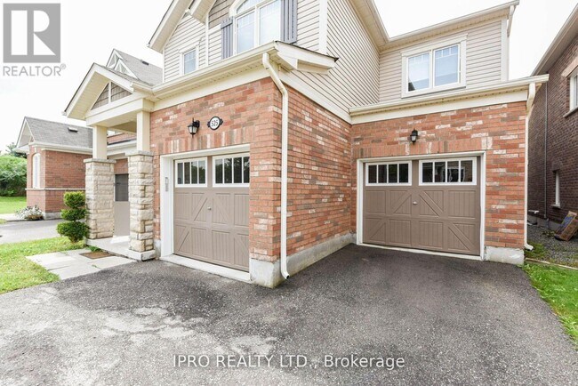 Building Photo - 525 LANGHOLM St