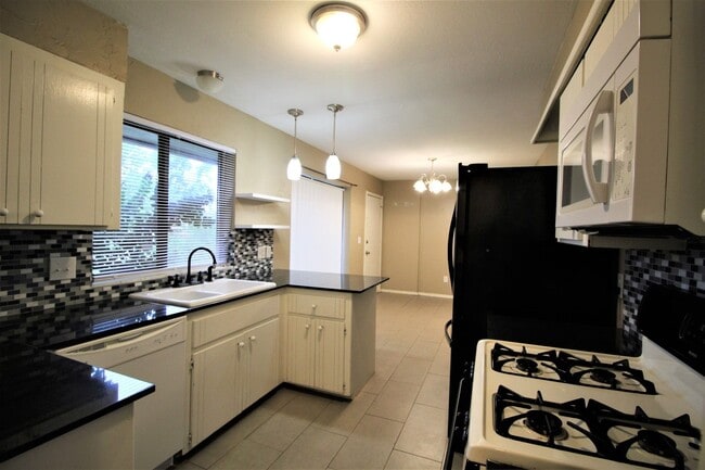 Building Photo - Great 3 bed, 2 bath, 2 Car home in Edmond