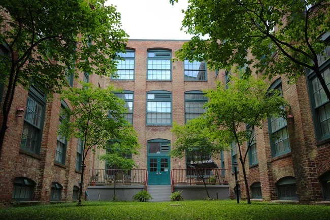 Building Photo - Atlas Apartments