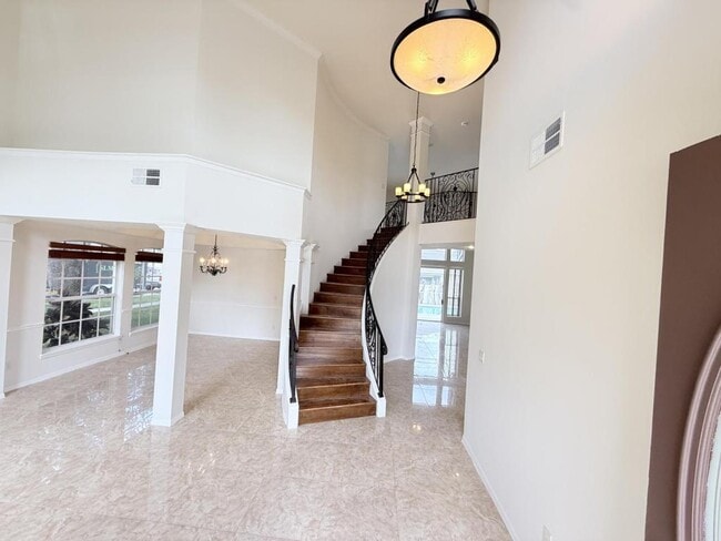 Building Photo - 8055 Glitter Ct