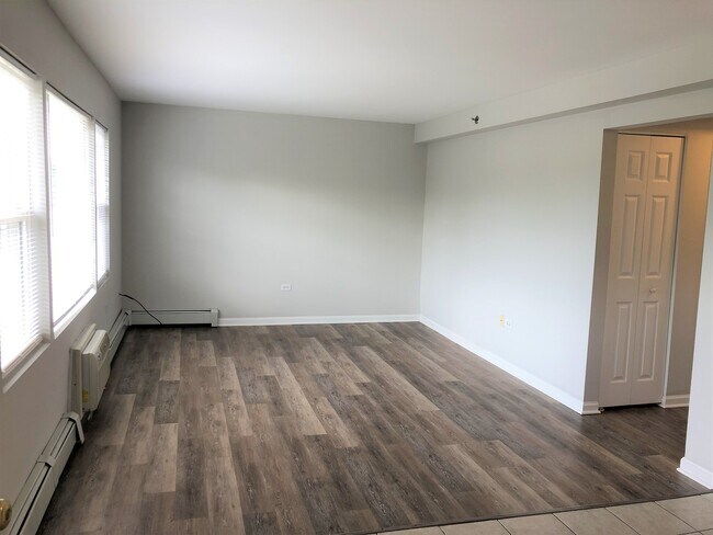 Building Photo - 8424 W 87th St