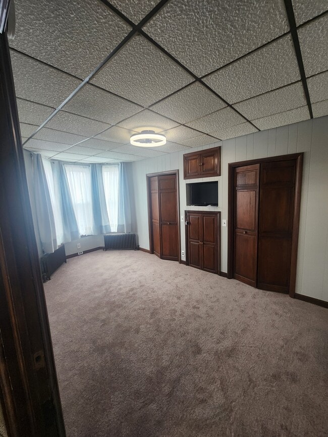 Building Photo - 368 Sweeney St