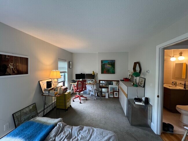 Building Photo - 97 Appleton St