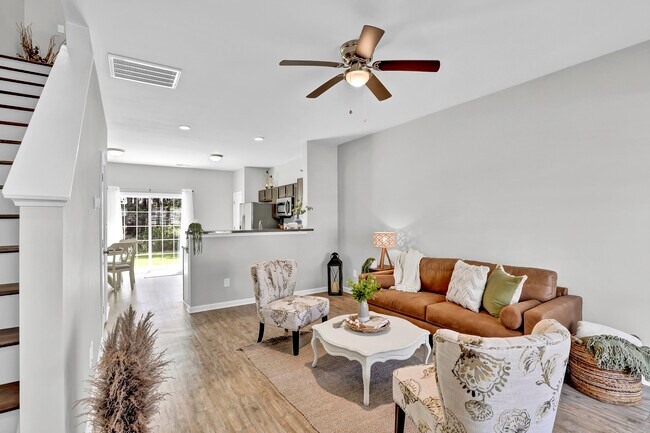 Foto del edificio - 141 Beacon Woods Dr