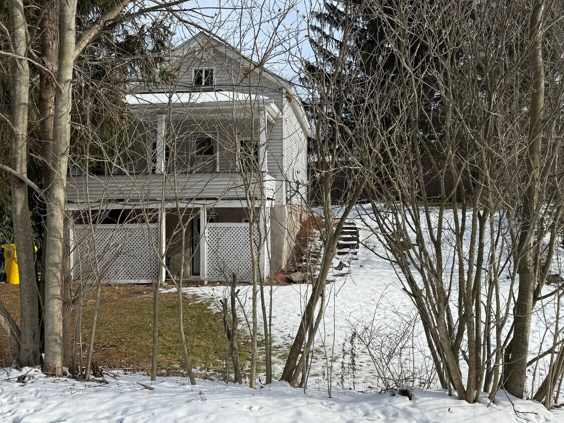 Foto principal - 157 S Laurel St