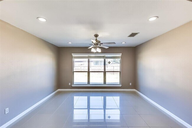 Foto del edificio - 6604 Cromarty Ln
