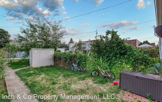 Building Photo - 3 br, 1 bath House - 44 E 8th Ave
