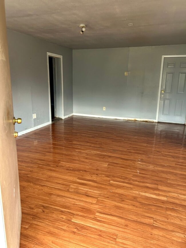 Building Photo - 6431 W Canal Blvd