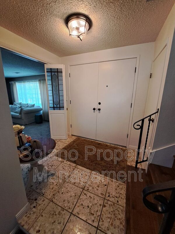 Foto del edificio - 110 Wayne Ct