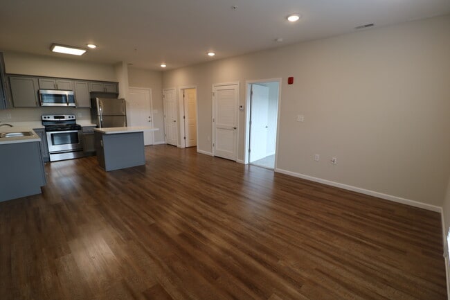 Building Photo - Park South