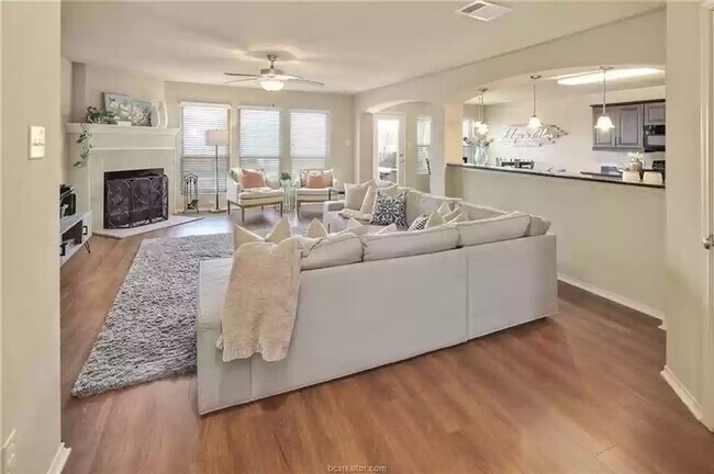 Foto del edificio - AVAILABLE AUGUST 2026 - Beautiful 3/2.5 Home in South College Station!