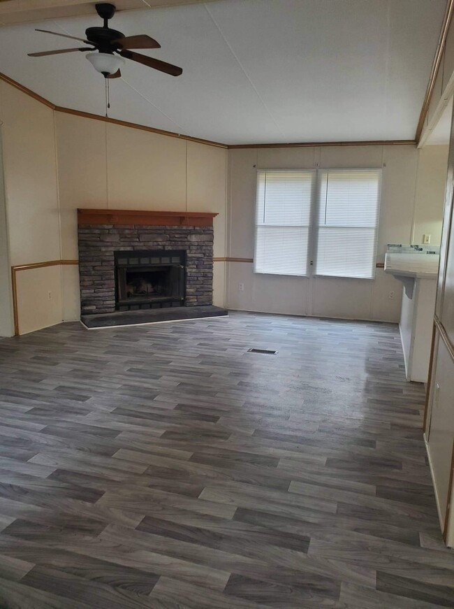 Foto del edificio - 23077 Rollins St