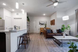 2BR, 2BA - 995SF - High Point Preserve