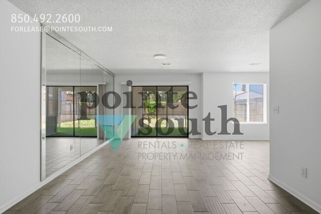 Foto del edificio - 126 Pine Ridge Trce