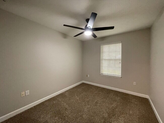 Foto del edificio - "Charming 3-Bedroom Retreat with 2 Baths i...