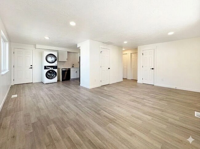 Foto del edificio - 1243 S Security Ln