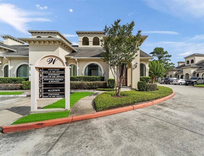 Foto del edificio - 12830 Willow Centre Dr