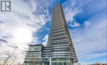 Building Photo - 448 Burnhamthorpe Rd W