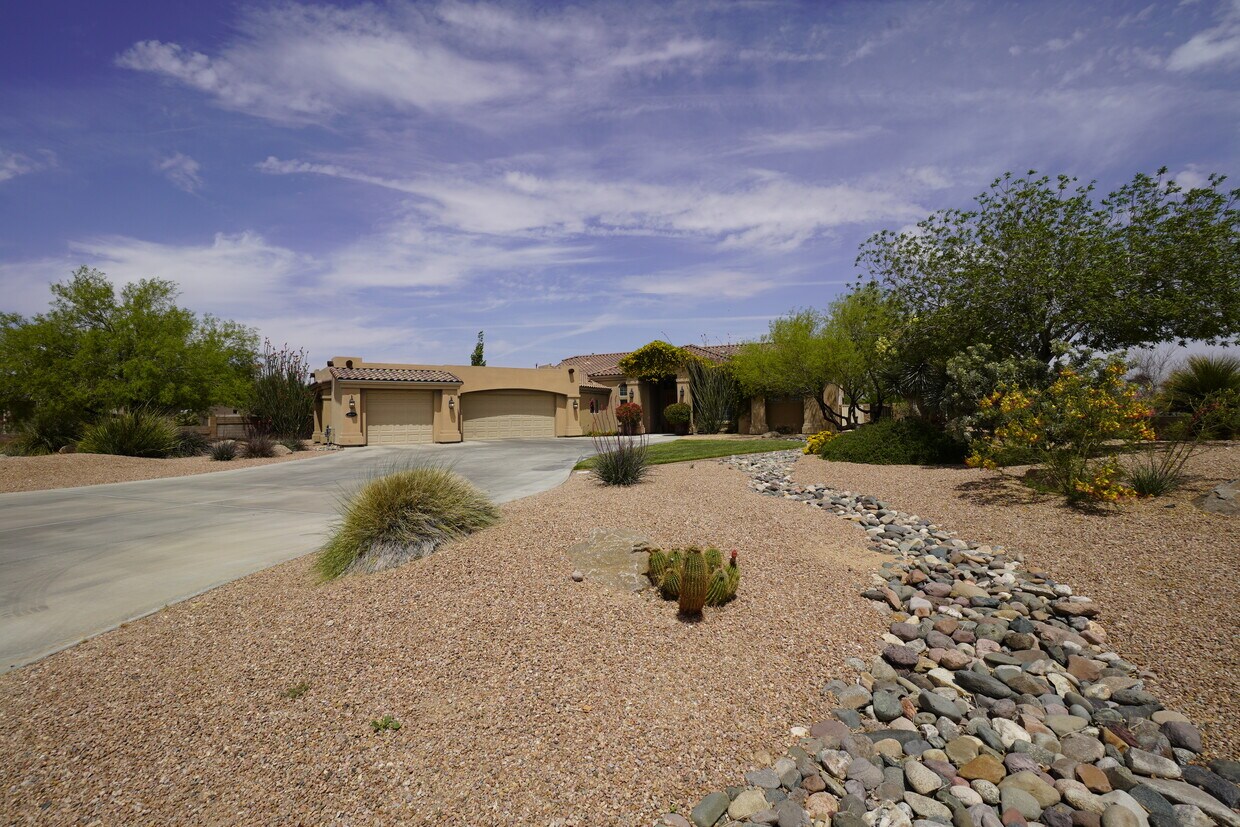 Primary Photo - 3439 Southern Vista Dr