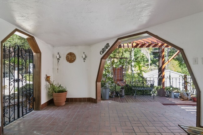 Building Photo - 4322 Ensenada Pl