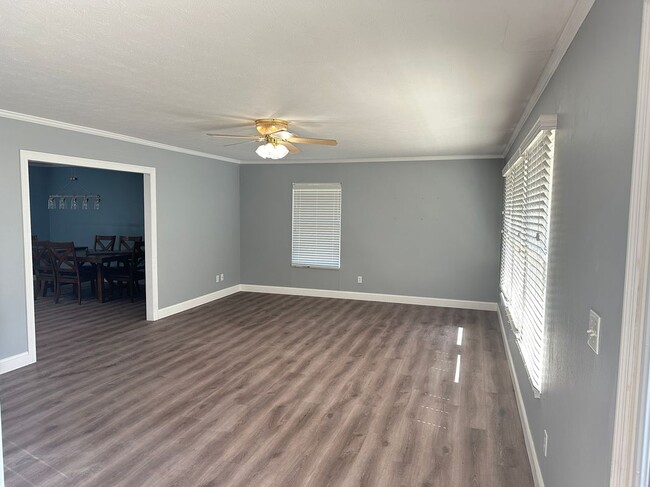 Foto del edificio - 121 SE Arapahoe Ln