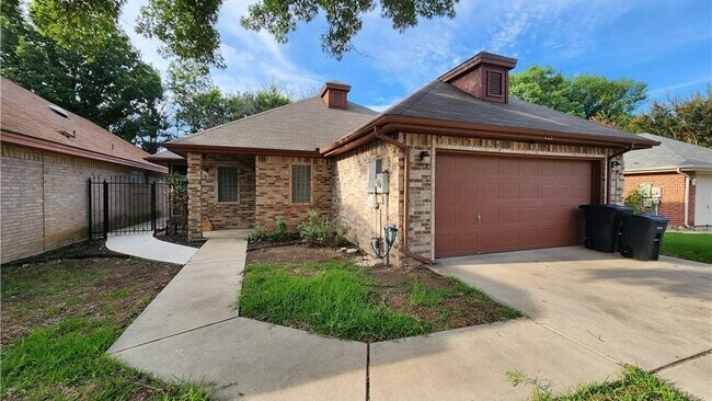 Foto del edificio - 725 Woodrow Cir