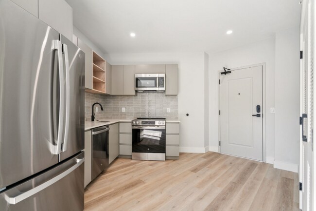 Foto del edificio - 3748 Lancaster Ave