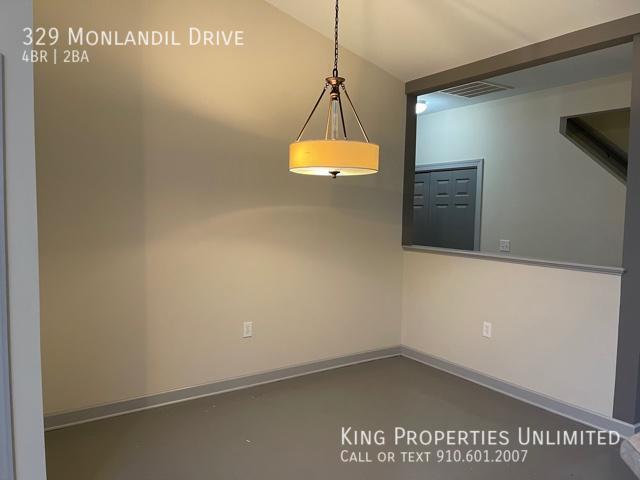 Building Photo - 329 Monlandil Drive