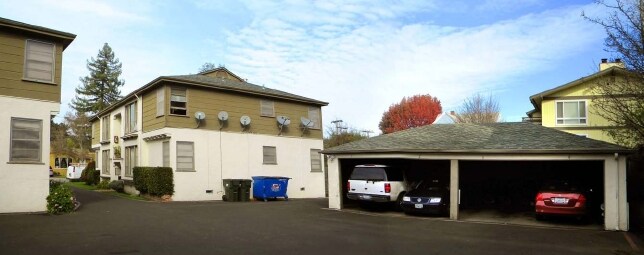  - 20 E Poplar Ave