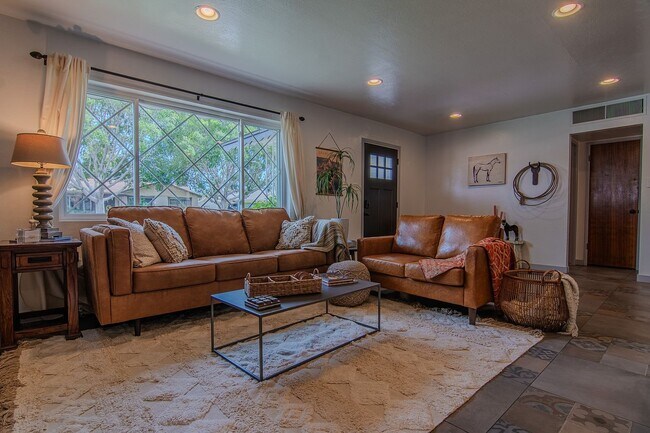 Foto del edificio - 7043 E Moreland St