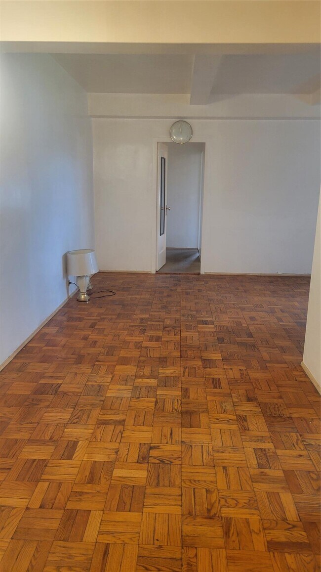 Foto del edificio - 1598 Unionport Rd