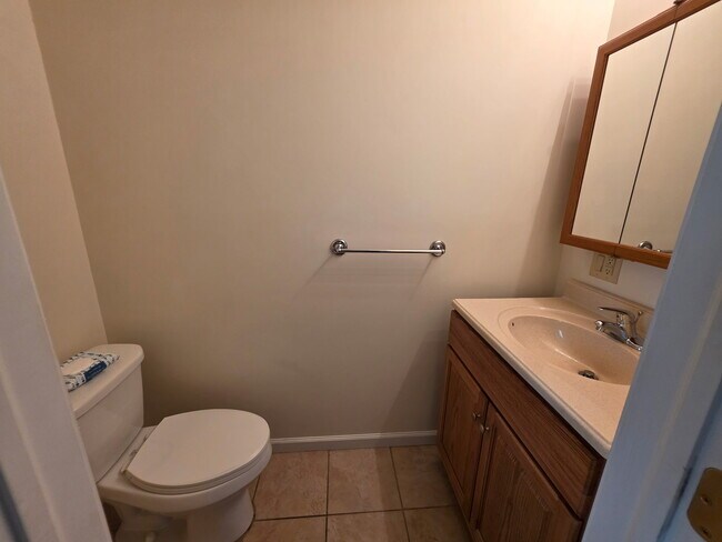 Building Photo - 819 Villa Sites Ave