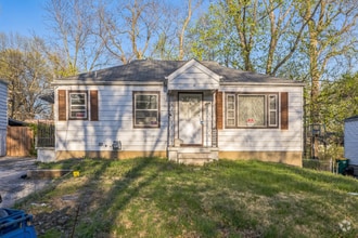 Building Photo - 10128 Cloverdale Dr