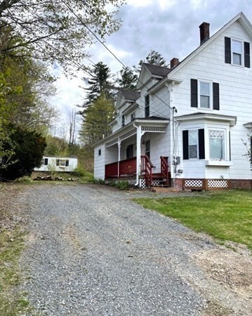 Building Photo - 64 Maple St