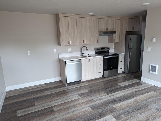 Building Photo - 9857 NE Everett Ct