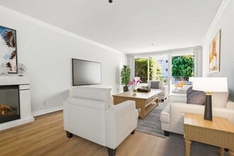 Interior Photo - Montana Avenue