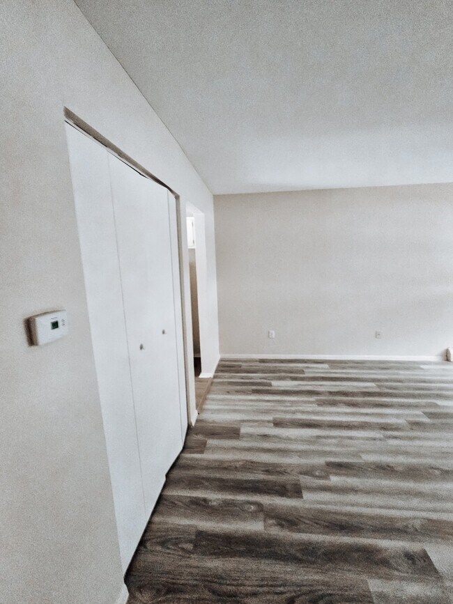 Foto del edificio - 5317 Jackman Rd